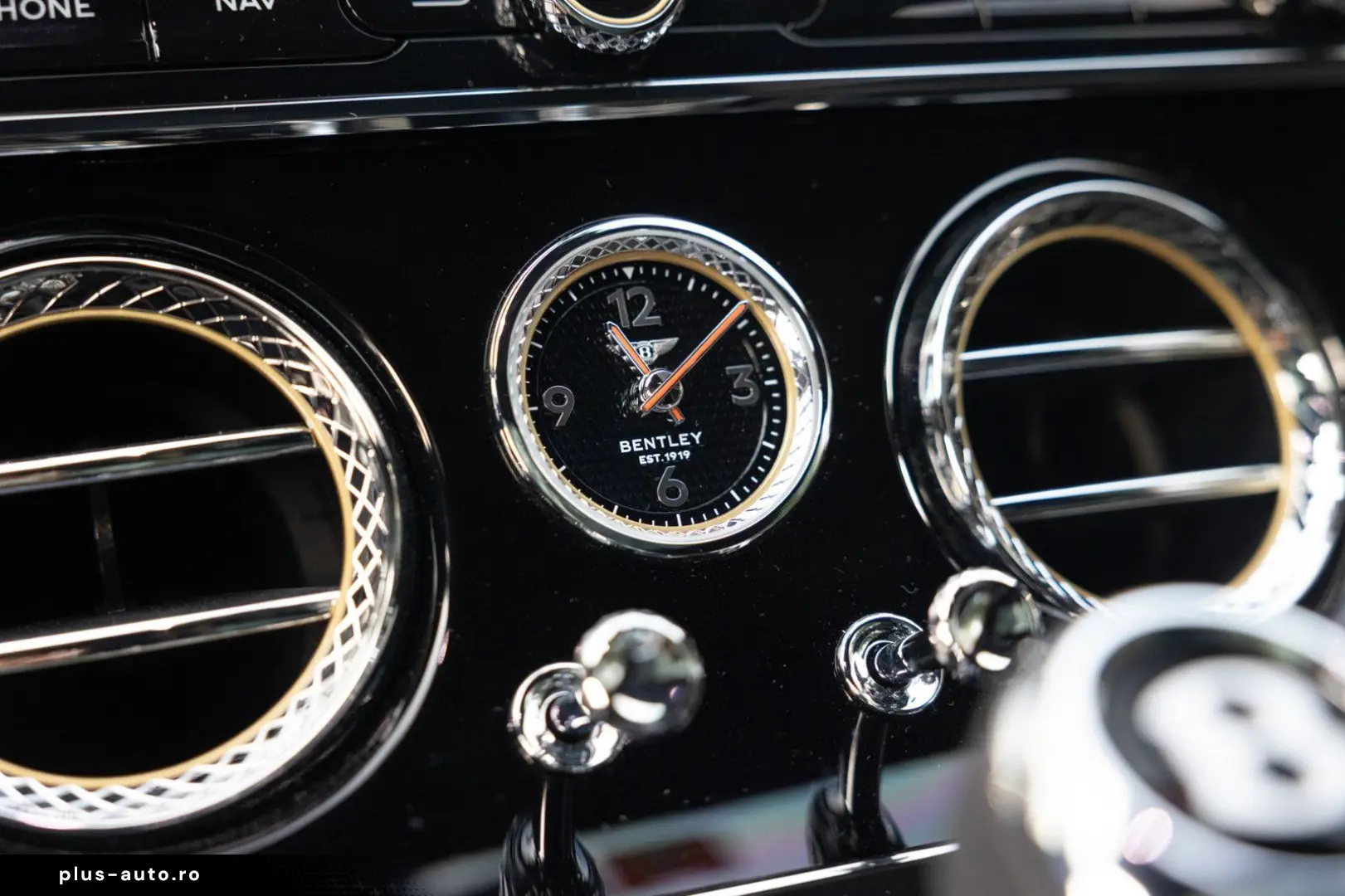 BENTLEY GT V8 Azure Blackline B&O City Tour  6300km