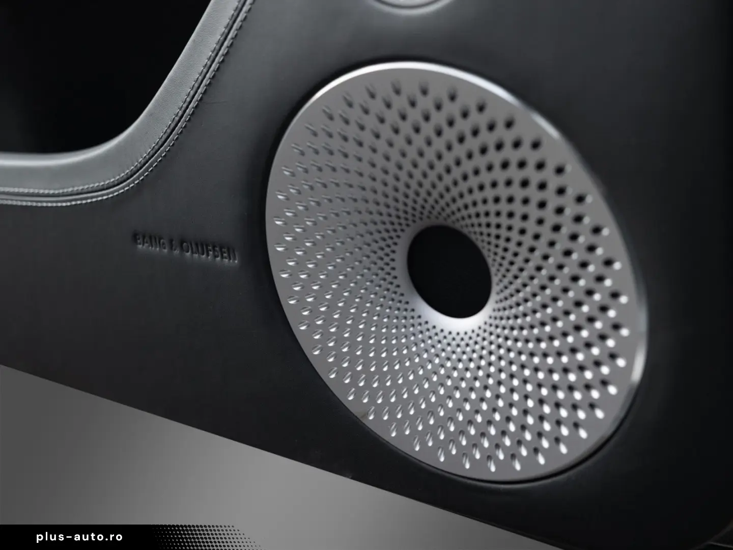 BENTLEY GT V8 Azure Blackline B&O City Tour  6300km