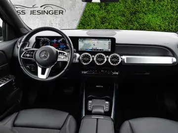 MERCEDES-BENZ EQB 300 4M Progressive  LED Cam TotW E…