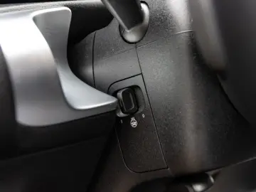 MERCEDES-BENZ EQB 300 4M Progressive  LED Cam TotW E…