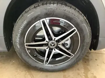 MERCEDES-BENZ EQB 300 4M AMG NIGHT LED MBUX EASY-PACK Kamera