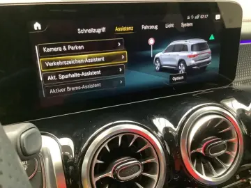 MERCEDES-BENZ EQB 300 4M AMG NIGHT LED MBUX EASY-PACK Kamera