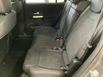 MERCEDES-BENZ EQB 300 4M AMG NIGHT LED MBUX EASY-PACK Kamera