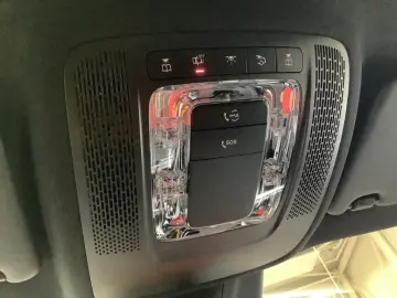 MERCEDES-BENZ EQB 300 4M AMG NIGHT LED MBUX EASY-PACK Kamera