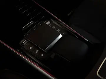 MERCEDES-BENZ EQB 350 4M AMG Totwinkel Spurhalte Kamera MBUX