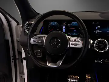 MERCEDES-BENZ EQB 350 4M AMG Totwinkel Spurhalte Kamera MBUX