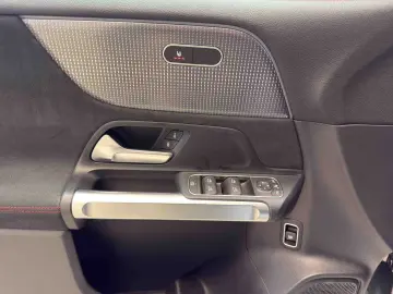 MERCEDES-BENZ EQB 350 4M AMG Totwinkel Spurhalte Kamera MBUX