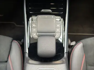 MERCEDES-BENZ EQB 350 4M AMG Totwinkel Spurhalte Kamera MBUX