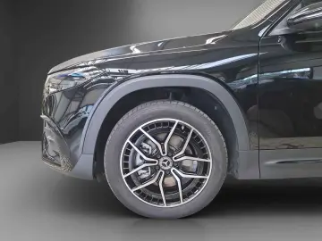 MERCEDES-BENZ EQB 300 4M AMG Pano NIGHT Burmester Keyless 19