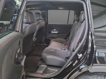 MERCEDES-BENZ EQB 300 4M AMG Pano NIGHT Burmester Keyless 19