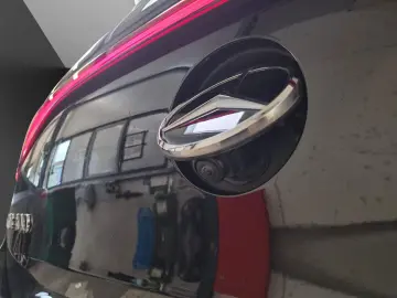 MERCEDES-BENZ EQB 300 4M AMG Pano NIGHT Burmester Keyless 19