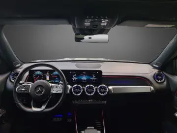 MERCEDES-BENZ EQB 300 4M AMG Pano NIGHT Burmester Keyless 19