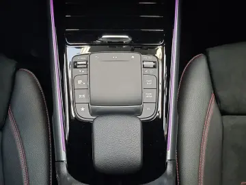 MERCEDES-BENZ EQB 300 4M AMG Pano NIGHT Burmester Keyless 19