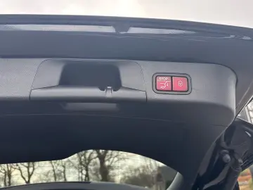 MERCEDES-BENZ EQB 300 4M AMG Night Distronic Kamera Ambiente