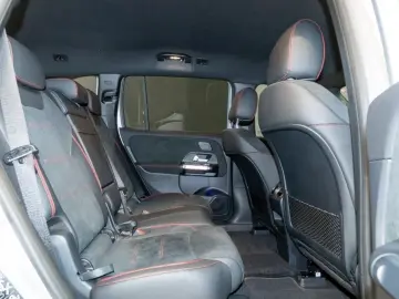 MERCEDES-BENZ EQB 300 4M  AMG Night Distronic Kam LED Totwin