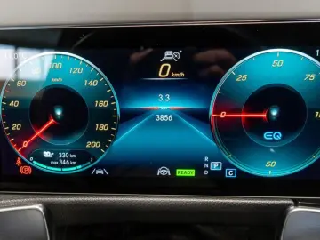 MERCEDES-BENZ EQB 300 4M  AMG Night Distronic Kam LED Totwin