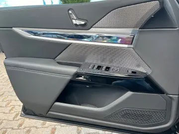 BMW 740d xDrive M Sport Pano Sthzg. Autobahnas. HUD