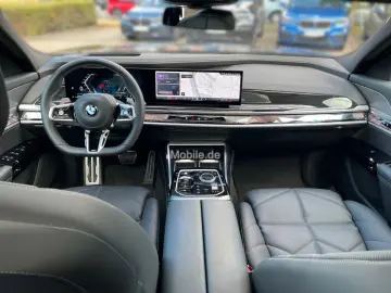 BMW 740d xDrive M Sport Pano Sthzg. Autobahnas. HUD