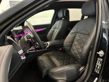 BMW 740 d xDrive M Sport PanoSky StHzg IconGl Aktivl