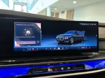 BMW 740 d xDrive M Sport PanoSky StHzg IconGl Aktivl