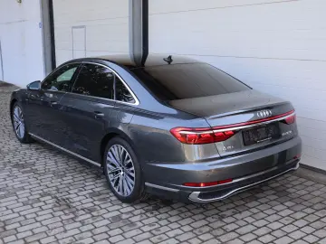 AUDI A8L 60 TFSIe Long