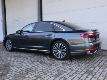 AUDI A8L 60 TFSIe Long