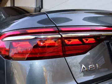 AUDI A8L 60 TFSIe Long