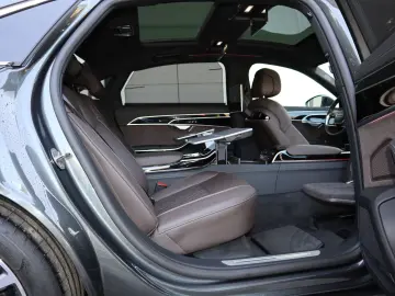 AUDI A8L 60 TFSIe Long