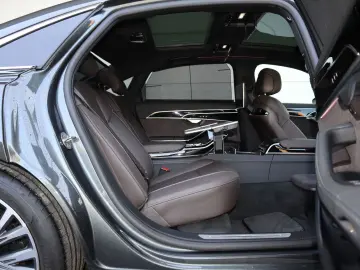 AUDI A8L 60 TFSIe Long