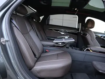 AUDI A8L 60 TFSIe Long