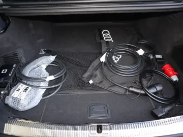 AUDI A8L 60 TFSIe Long