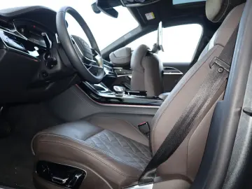 AUDI A8L 60 TFSIe Long