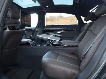 AUDI A8L 60 TFSIe Long