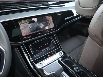 AUDI A8L 60 TFSIe Long