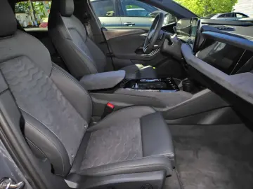 AUDI A6 e-tron Sportback quattro MMI experience pro