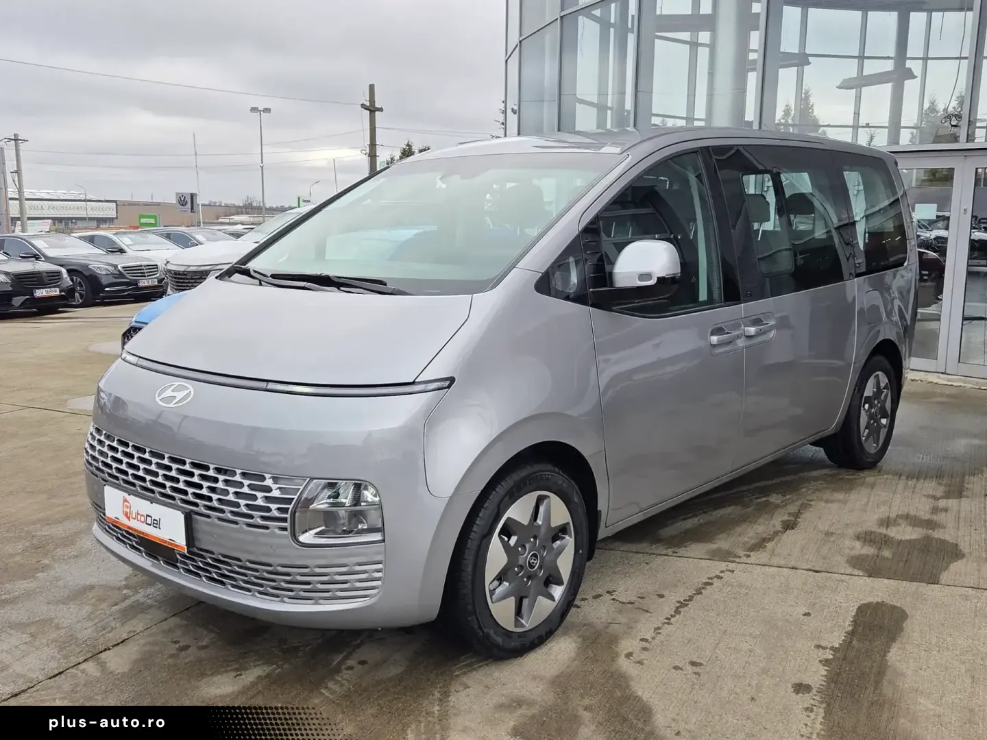 Hyundai Staria 1.6T-GDi 215CP Hybrid 6AT 9seats Premium