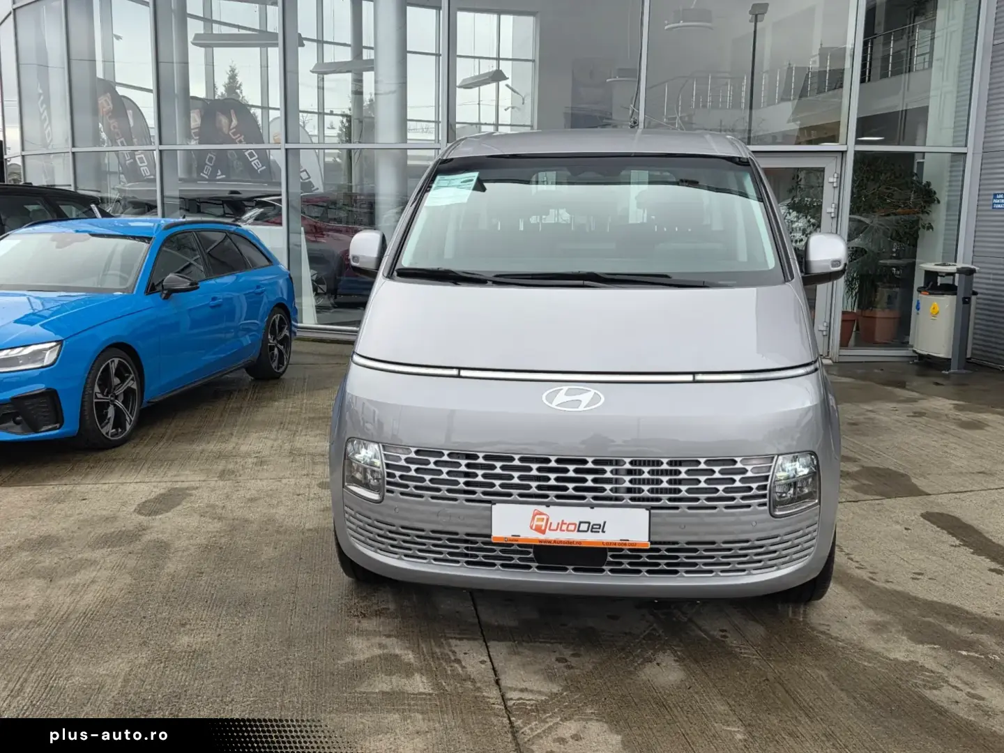 Hyundai Staria 1.6T-GDi 215CP Hybrid 6AT 9seats Premium