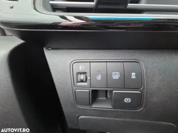 Hyundai Staria 1.6T-GDi 215CP Hybrid 6AT 9seats Premium