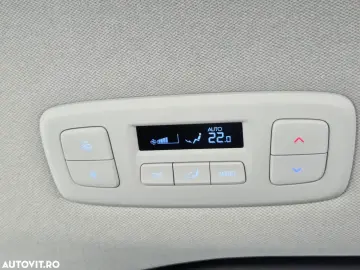 Hyundai Staria 1.6T-GDi 215CP Hybrid 6AT 9seats Premium