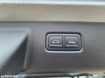 Hyundai Staria 1.6T-GDi 215CP Hybrid 6AT 9seats Premium