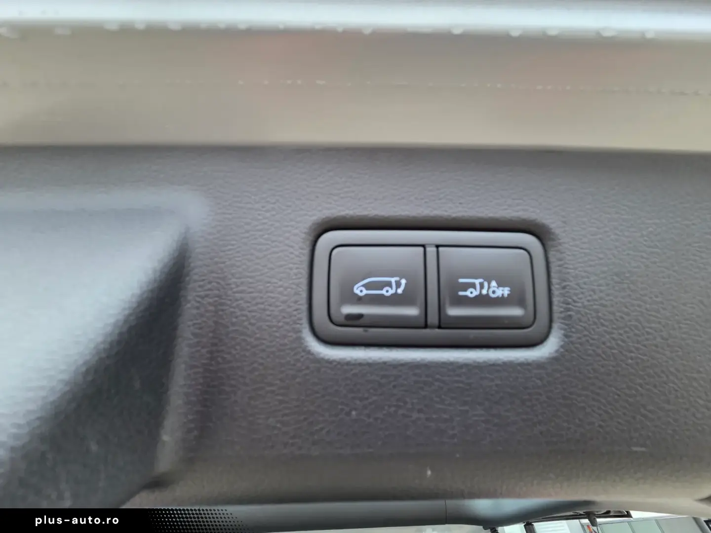 Hyundai Staria 1.6T-GDi 215CP Hybrid 6AT 9seats Premium