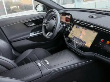 MERCEDES-BENZ E 200 AMG-Sport Super LED Cam Distr Ke&hellip;