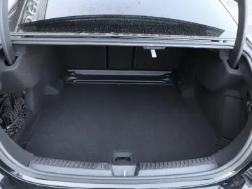 MERCEDES-BENZ E 200 AMG-Sport Super LED Cam Distr Ke&hellip;