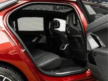 BMW i7 eDrive50 - M-Sport Pro - Skylounge - Stoelven