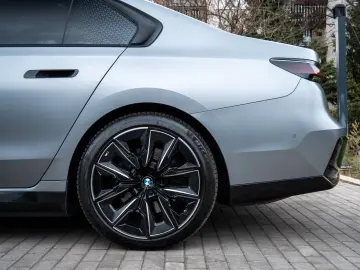 BMW i7 60 M SPORT.KRISTALL.MASSAGE.EXLOUNGE.PANO.AHK