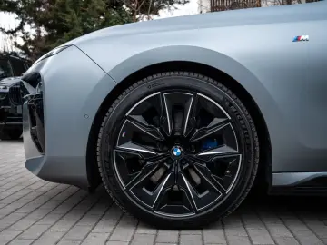 BMW i7 60 M SPORT.KRISTALL.MASSAGE.EXLOUNGE.PANO.AHK