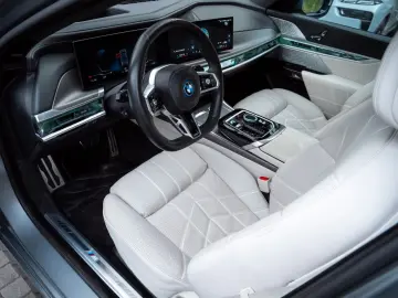 BMW i7 60 M SPORT.KRISTALL.MASSAGE.EXLOUNGE.PANO.AHK