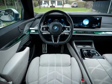 BMW i7 60 M SPORT.KRISTALL.MASSAGE.EXLOUNGE.PANO.AHK