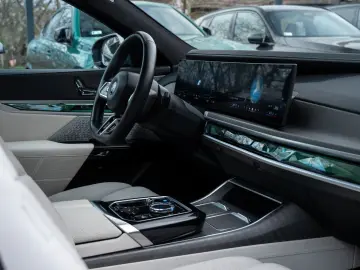 BMW i7 60 M SPORT.KRISTALL.MASSAGE.EXLOUNGE.PANO.AHK