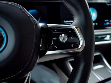 BMW i7 60 M SPORT.KRISTALL.MASSAGE.EXLOUNGE.PANO.AHK